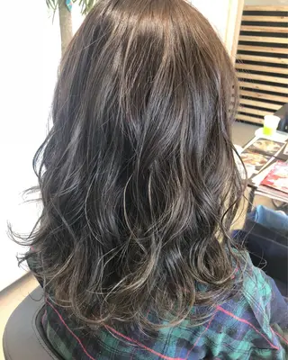 セミロング カラー 早川 真幸のヘアスタイル