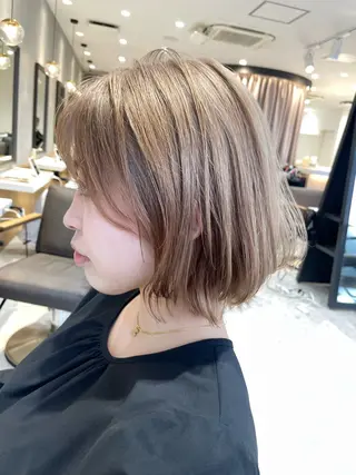 ミディアム 🌟透明感カラー× 小顔カット いっせいのヘアスタイル