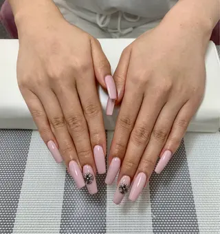 ネイル Tagi Nail 銀座店のネイルデザイン