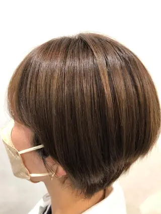 ショート カラー 小松崎 紅見子のヘアスタイル