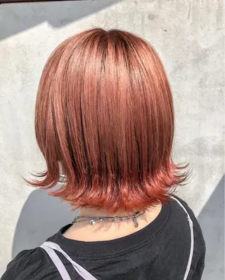 ミディアム カラー 佐藤 美聡のヘアスタイル