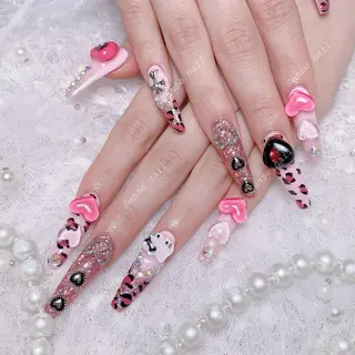 ネイル Queening 🦋のネイルデザイン