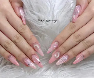 ネイル D-BEAUTY Nailsalonのネイルデザイン
