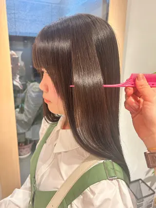 セミロング パーマ 暖色カラー 奥村陽花のヘアスタイル