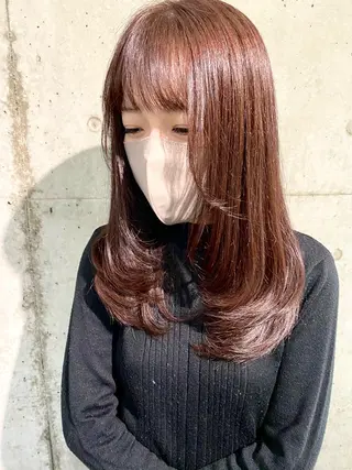 セミロング 秋月 亜耶のヘアスタイル