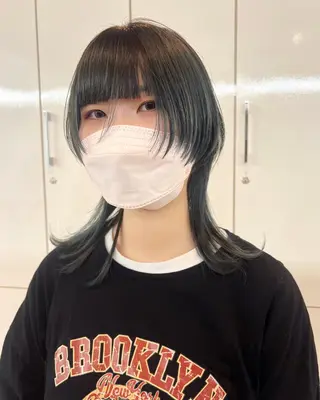 ミディアム カラー パーマ ヘアアレンジ メンズ キッズ ネイル マツエク・マツパ アイブロウ ウルフレイヤーカット /チヒロのヘアスタイル