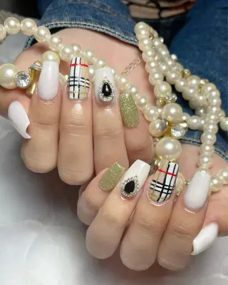 ネイル Feel ‪‪☺︎‬Yuriaのネイルデザイン