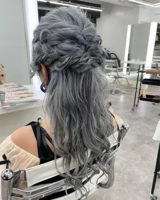 ロング 韓国風レイヤー ハイトーンRYOTAのヘアスタイル