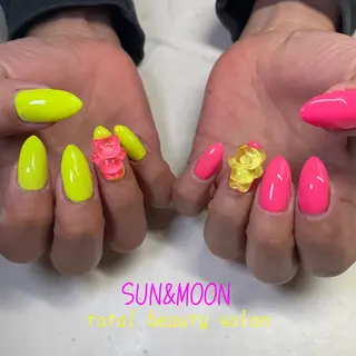 ネイル SUN&MOON REOのネイルデザイン