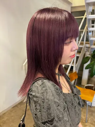 セミロング カラー 白上 愛佳のヘアスタイル