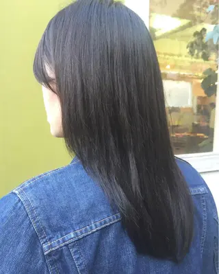 セミロング ロング 齋藤 咲のヘアスタイル