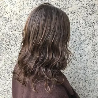 ミディアム カラー 平尾 拓也のヘアスタイル