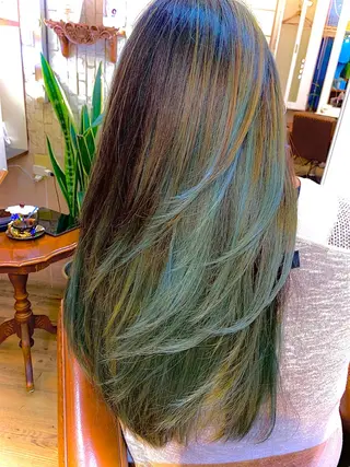 ロング カラー beauche ・salonのヘアスタイル