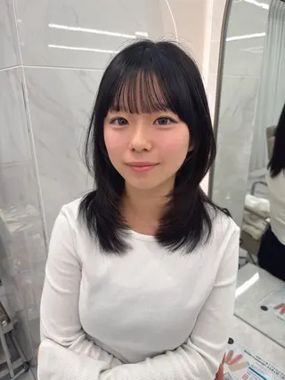 セミロング のり🐼顔まわり/ 韓国/レイヤーカットのヘアスタイル