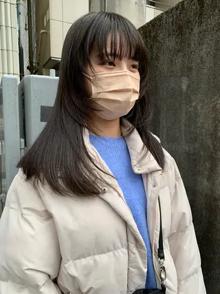 ロング カラー SAKINO． ベージュカラーのヘアスタイル