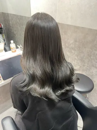 セミロング カラー 広島:ミルキーカラー tsumaのヘアスタイル