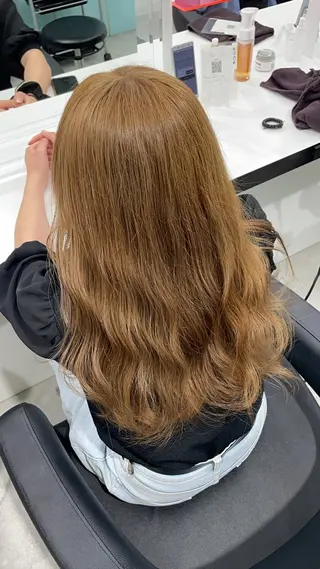 ロング カラー 履歴修正屋さん／ ブロンド／ホワイトのヘアスタイル