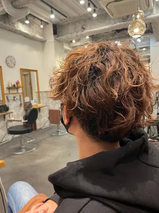 パーマ メンズ ブリーチなしベージュ カラー佐藤華厘のヘアスタイル