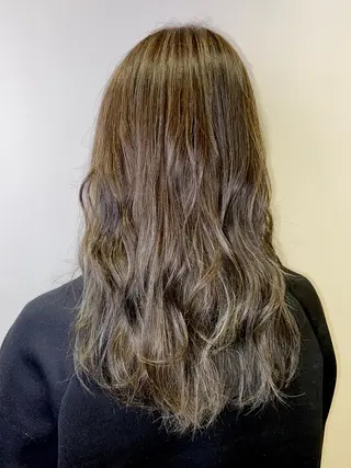 セミロング カラー 🐺ウルフ/レイヤー 似合わせ‎🤍沙羅のヘアスタイル