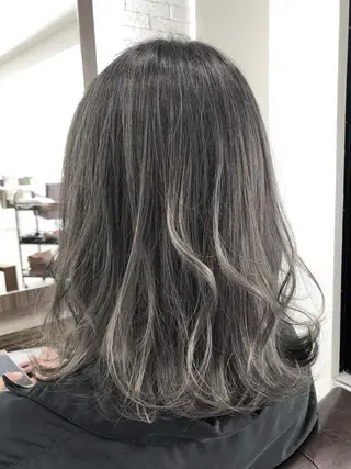 ミディアム カラー YUDA 湯田のヘアスタイル