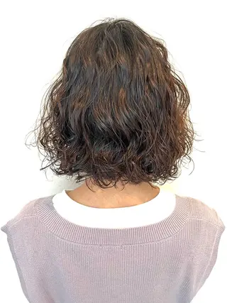 ミディアム パーマ 伊藤 さやかのヘアスタイル