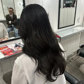 ロング カラー ヘアリゾートAi Tsubasa🐳のヘアスタイル