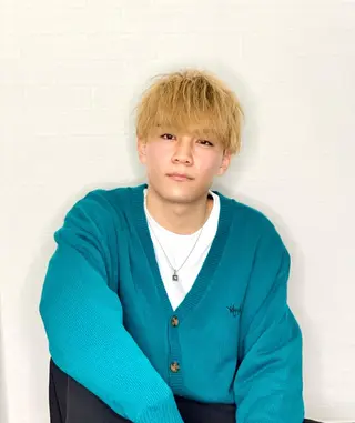 ショート カラー パーマ メンズ ブリーチカラー特化 U-topia小島のヘアスタイル