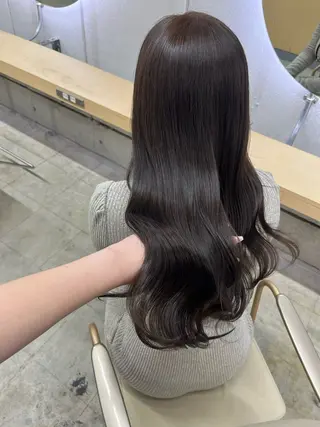 ロング HONOKA/ ハイトーン艶カラーのヘアスタイル