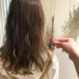 カラー marble by KENJEのヘアスタイル