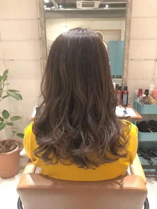 セミロング カラー ひろせ かなのヘアスタイル