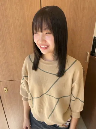 ミディアム 鈴木 梨瑚のヘアスタイル