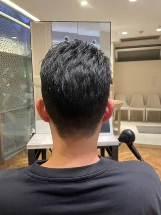 メンズ 頭から整える美容師 松田のヘアスタイル