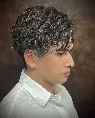 ミディアム パーマ メンズ ヒロ銀座上野店 柴田佳祐のヘアスタイル