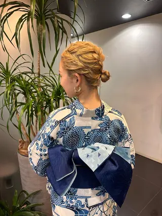 ヘアアレンジ ハイトーン/レイヤー 似合わせ・ユキノのヘアスタイル