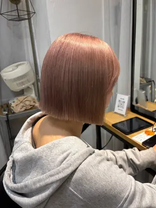 ショート 盛れる透明感カラー・ momokaのヘアスタイル
