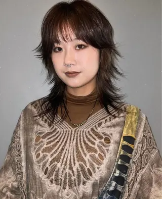 ミディアム 圧倒的デザイン力 店長🎨RENAのヘアスタイル