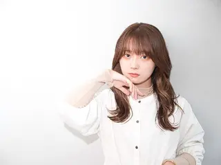 ミディアム カラー 安藤悠里/ハイトーン /デザインカラーのヘアスタイル