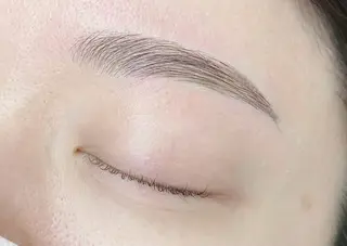 アイブロウ 尾上 茉由のマツエク・マツパデザイン