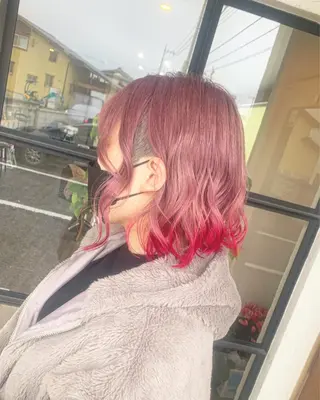ミディアム カラー 井上 花音のヘアスタイル