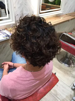 ショート パーマ 吉岡 三四朗のヘアスタイル