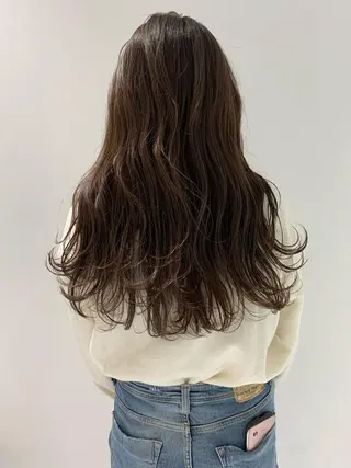 ロング カラー SAKINO. ベージュカラーのヘアスタイル