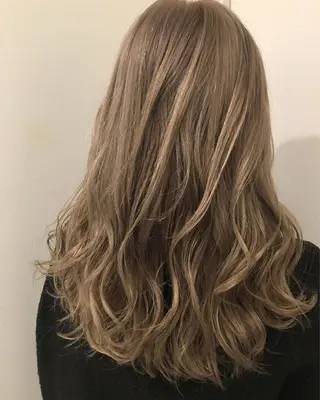 セミロング カラー 🌈評価No.1🌈 艶髪カラー❌エクステのヘアスタイル
