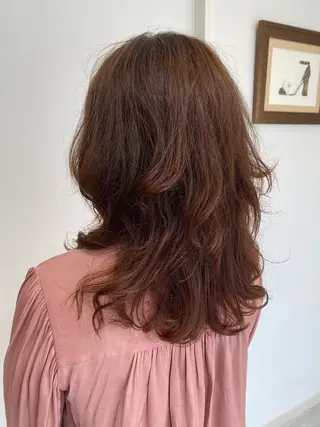 セミロング パーマ 柴田 久美子のヘアスタイル