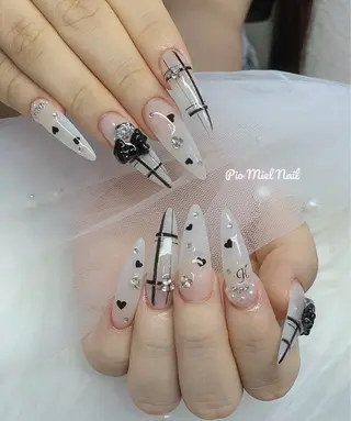 セミロング Pio Mielのネイルデザイン