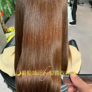 ミディアム ディレクター鮫島 俊介のヘアスタイル
