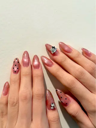 ネイル 池袋Uni nail 上品シンプルデザインのネイルデザイン
