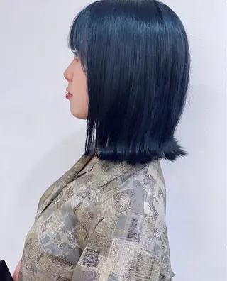 ミディアム カラー 村岡 芽衣のヘアスタイル