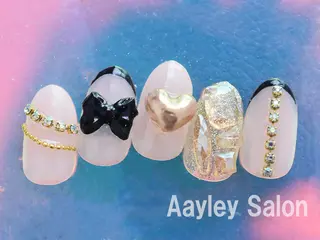 ミディアム カラー ネイル Aayley(アイリー)Salon所属・Aayley アイリ―サロンのネイルデザイン