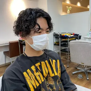 ミディアム パーマ メンズ 大場 優のヘアスタイル