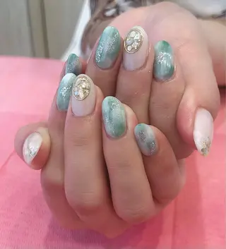 ネイル Vis西新井店 Megumiのネイルデザイン